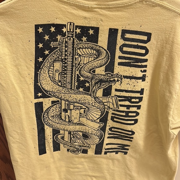 Howitzer “don’t tread on me” tee. - Picture 4 of 4